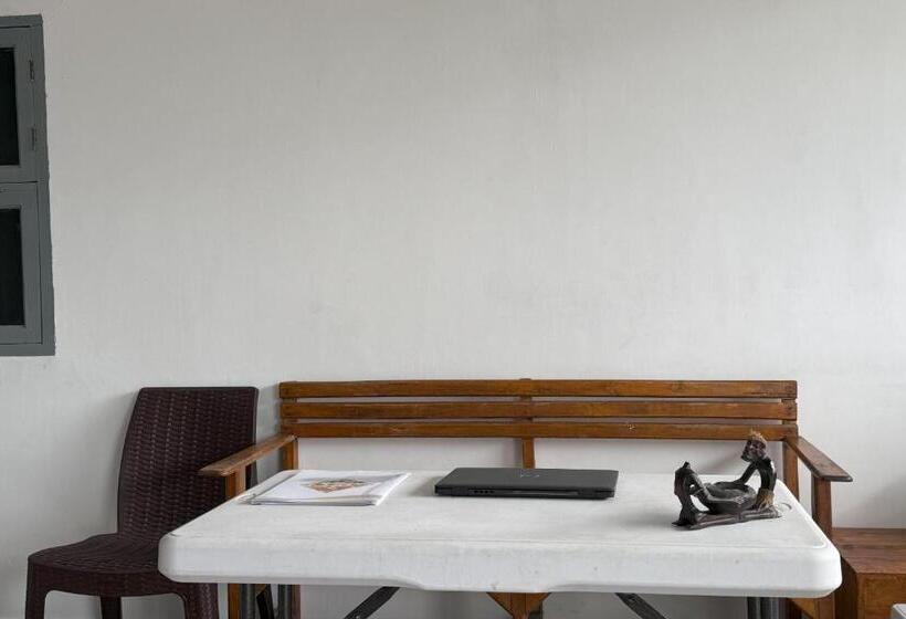 فندق Oyo 93858 Kost Reski 2