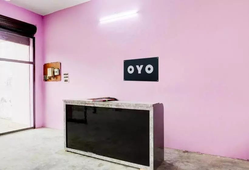 ホテル Oyo Flagship Moon S.e.z
