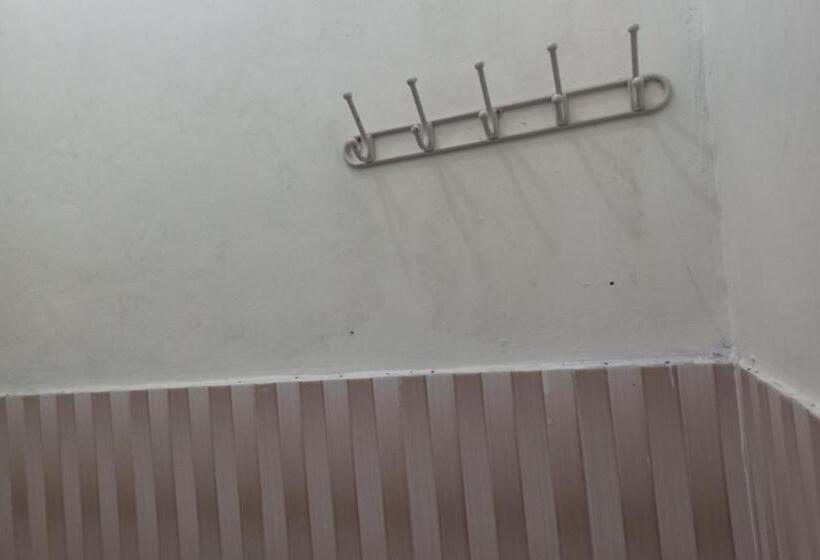 בית מלון כפרי Spot On 93815 Chimi Rumah Kost