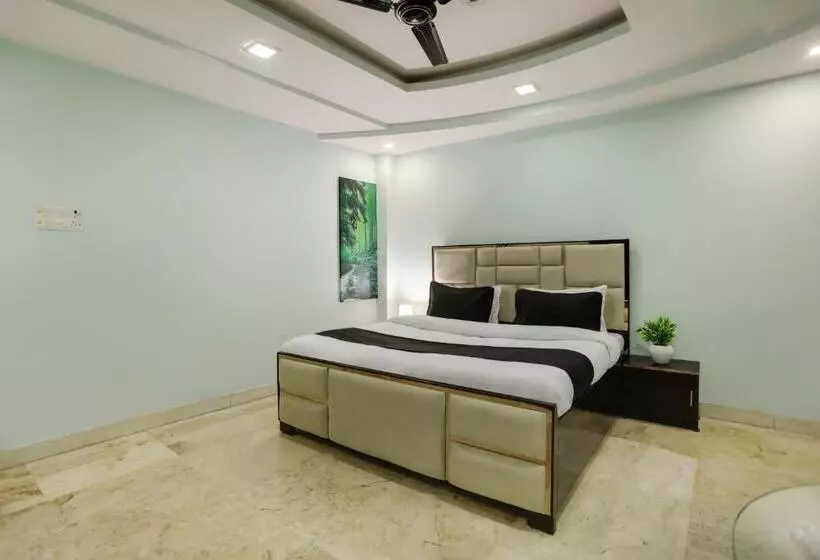 Oyo Flagship Hotel R G Grand