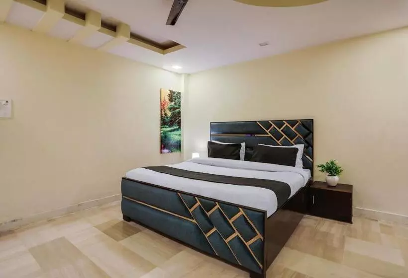 Oyo Flagship Hotel R G Grand
