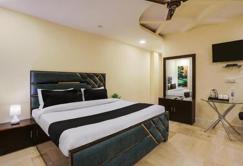 Oyo Flagship Hotel R G Grand