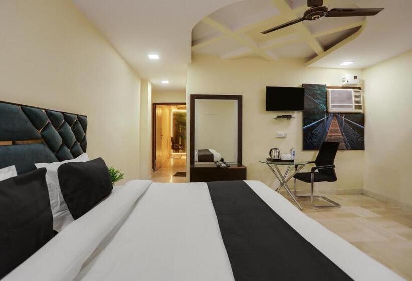 Oyo Flagship Hotel R G Grand