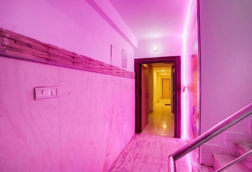 Oyo Flagship Hotel R G Grand