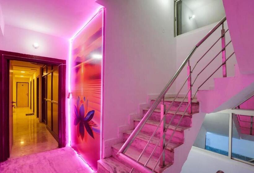 Oyo Flagship Hotel R G Grand