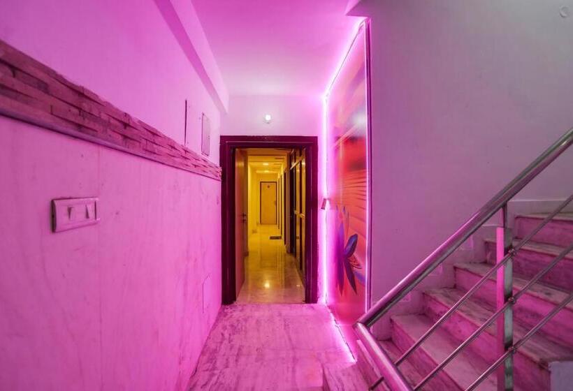 Oyo Flagship Hotel R G Grand