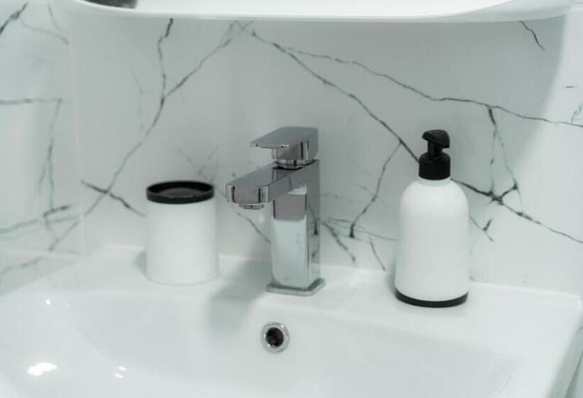 پانسیون 108 Villa