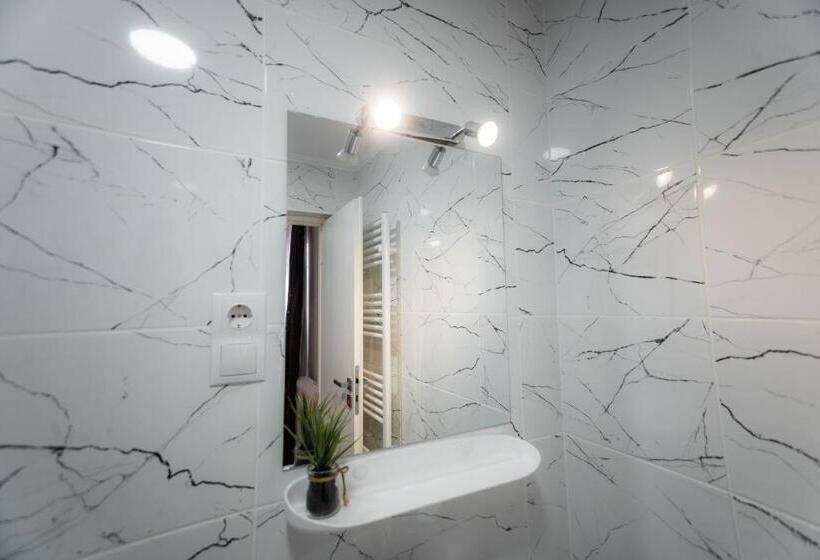 پانسیون 108 Villa