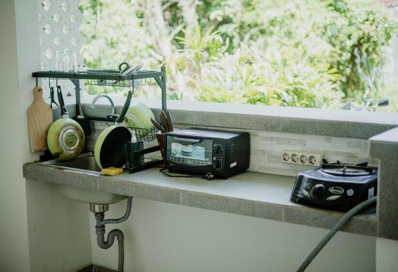 פנסיון Kayuma Catu Canggu