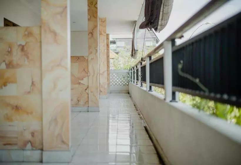 پانسیون Kayuma Catu Canggu