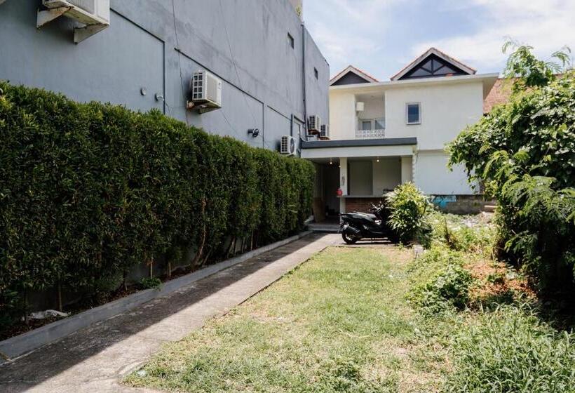 פנסיון Kayuma Catu Canggu