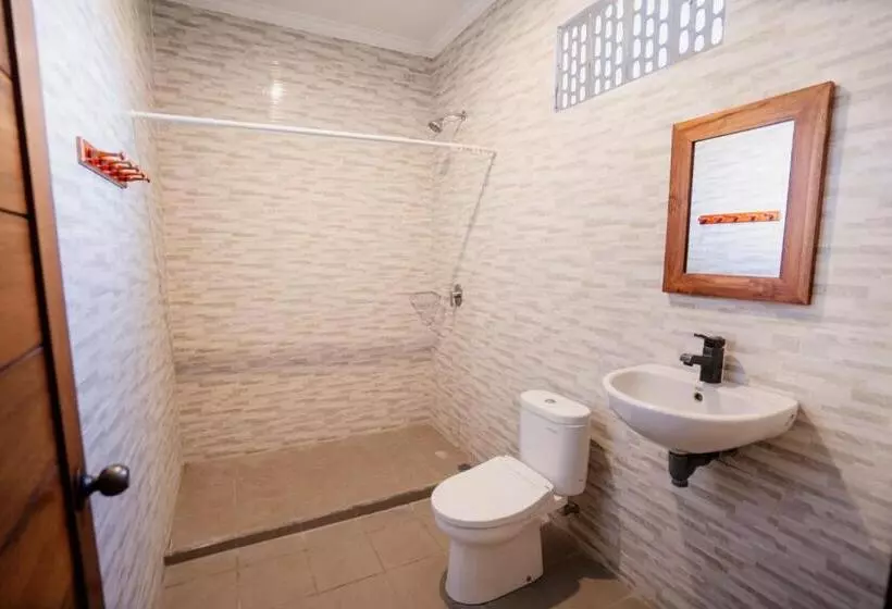 پانسیون Kayuma Catu Canggu
