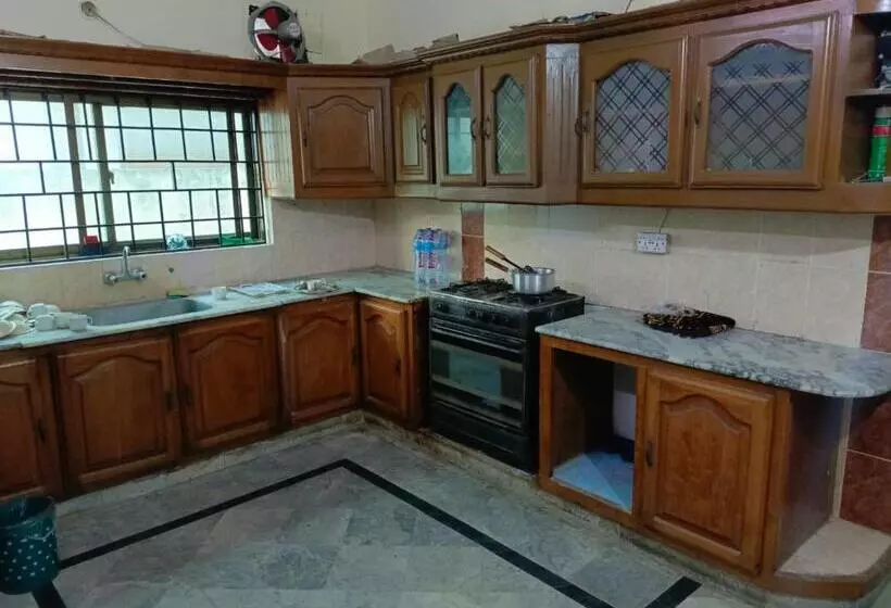 پانسیون Prime Family Lodge