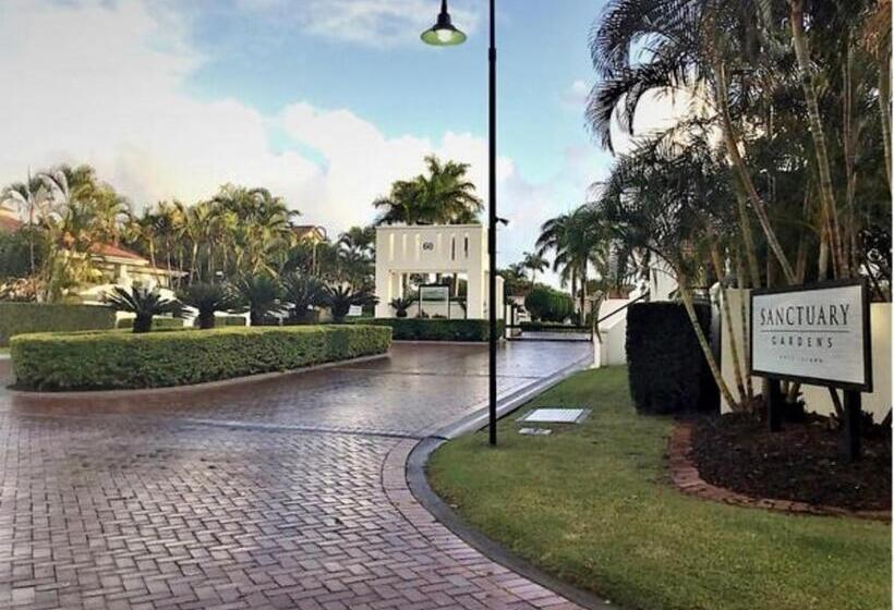 Pension Large Studio In The Heart Of Hope Island & Sanctuary Cove