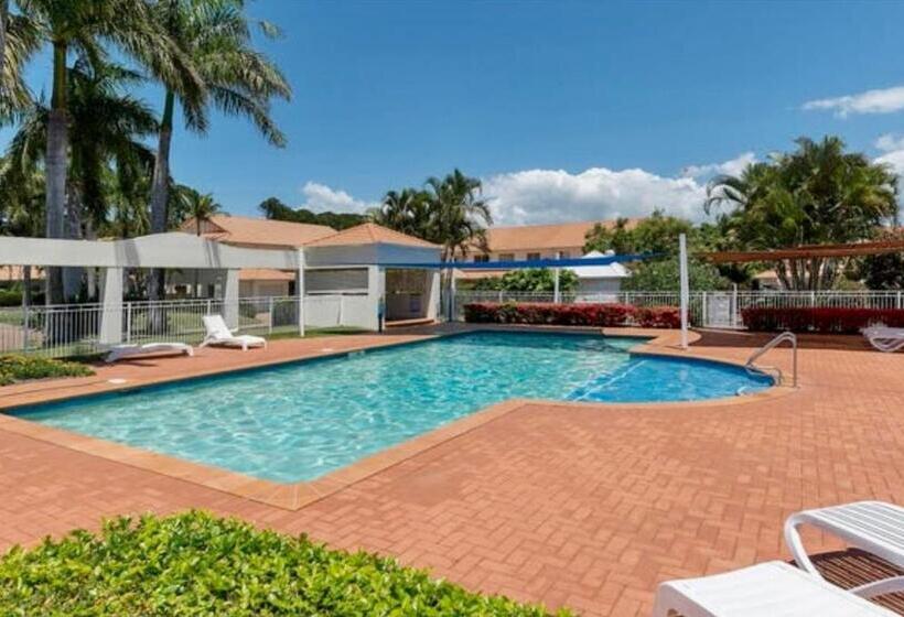 Pension Large Studio In The Heart Of Hope Island & Sanctuary Cove