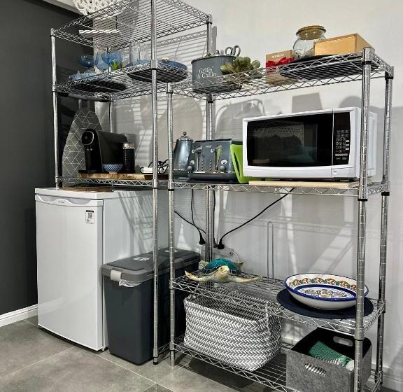 Pension Large Studio In The Heart Of Hope Island & Sanctuary Cove