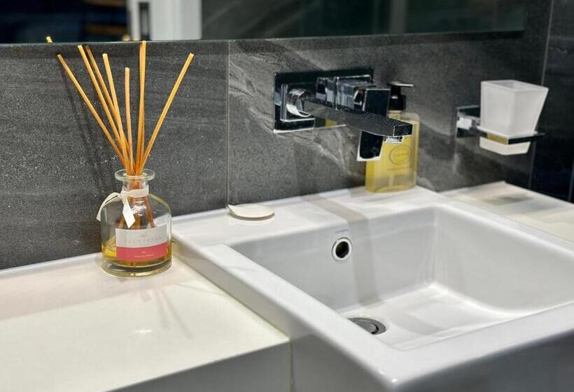 Pension Large Studio In The Heart Of Hope Island & Sanctuary Cove