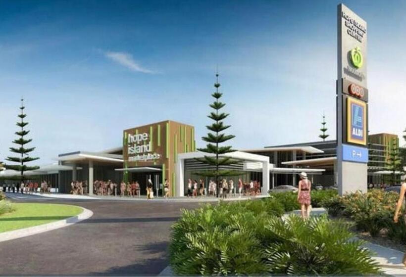 Pension Large Studio In The Heart Of Hope Island & Sanctuary Cove