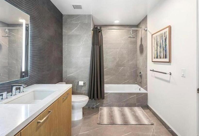 Relax On The Penthouse Floor Dtla With A View