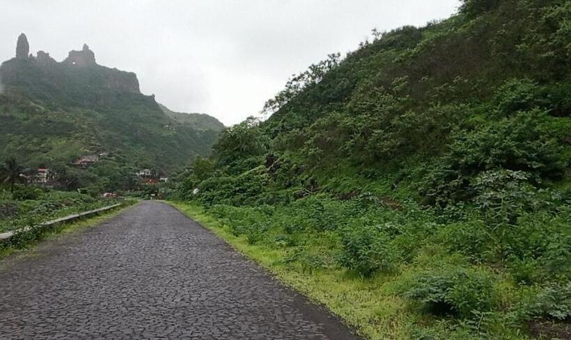 تختخواب و صبحانه Pam De Terra