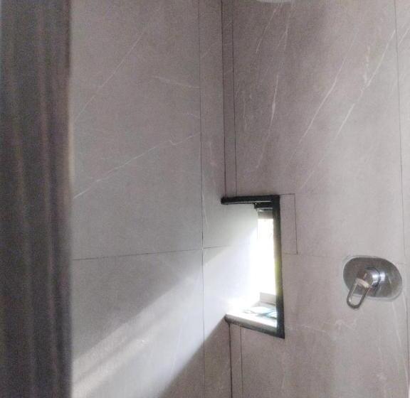 Hotel Containers Park