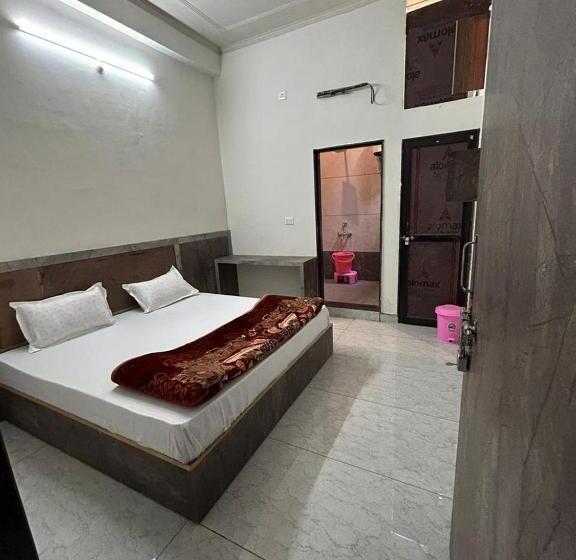 فندق Raj Krishanam