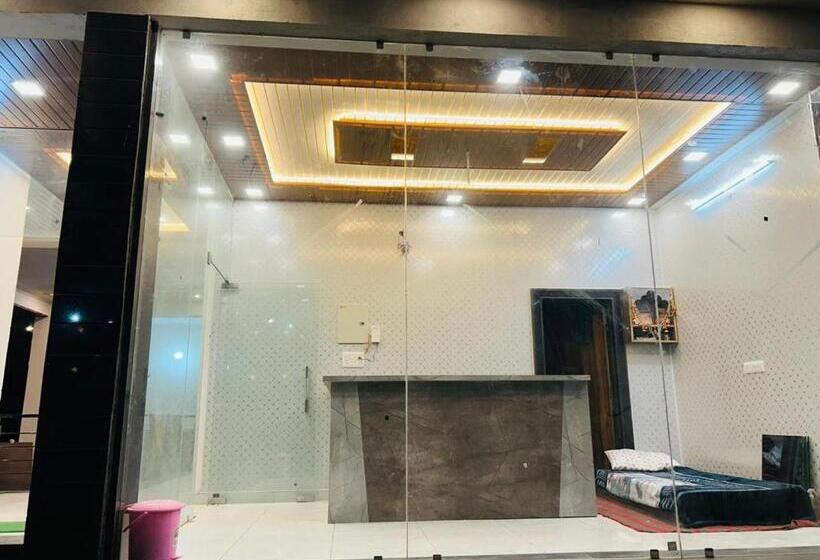 فندق Raj Krishanam