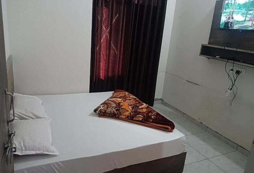 فندق Raj Krishanam