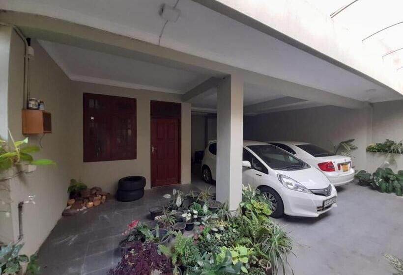 Пансион Bellwood Residence