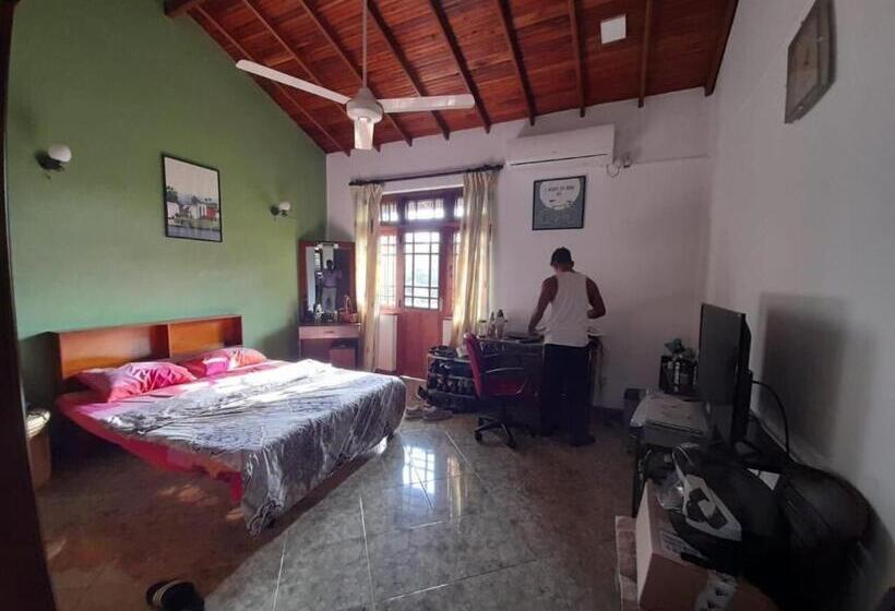 Пансион Bellwood Residence