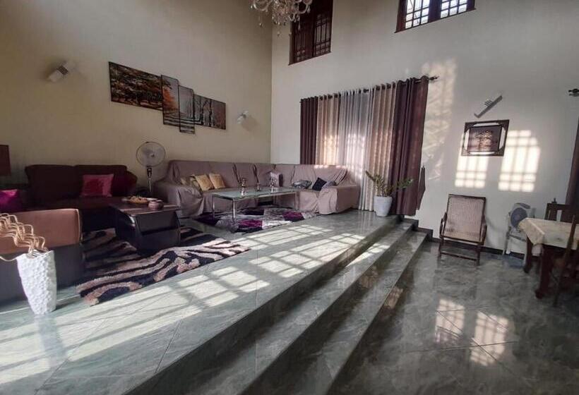 Пансион Bellwood Residence