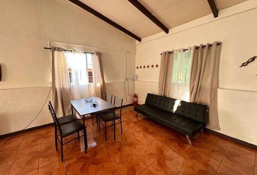 پانسیون Hostal Vaianny