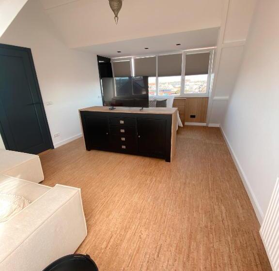 پانسیون Long Beachs 3