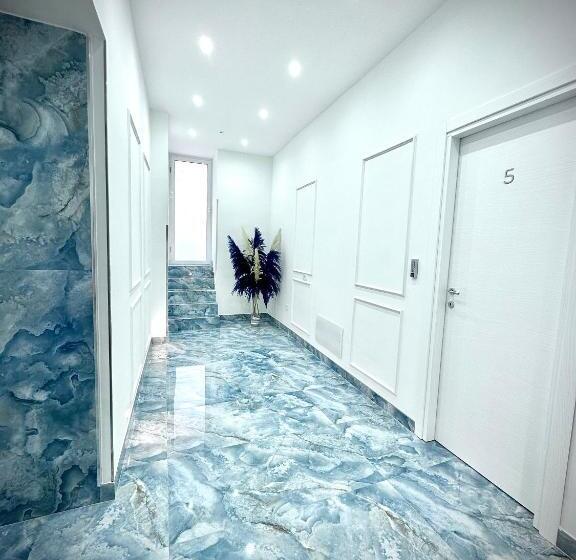 پانسیون Marvit Central Luxury