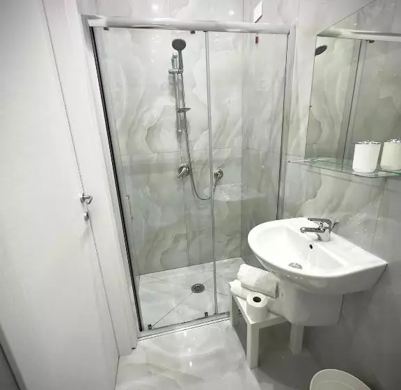 پانسیون Marvit Central Luxury