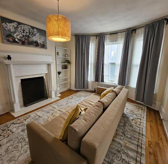 פנסיון Ottawa Downtown Cozy Guesthouse