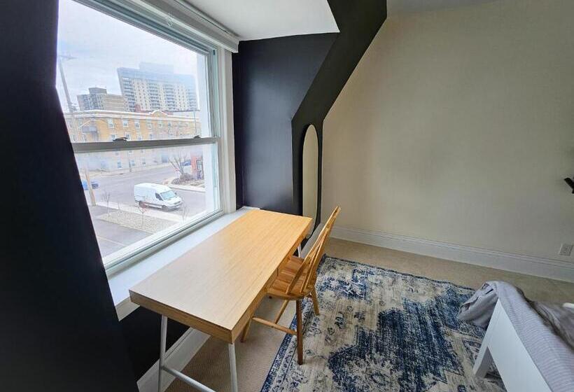 פנסיון Ottawa Downtown Cozy Guesthouse
