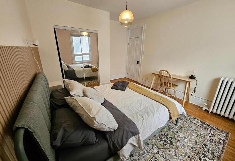 פנסיון Ottawa Downtown Cozy Guesthouse