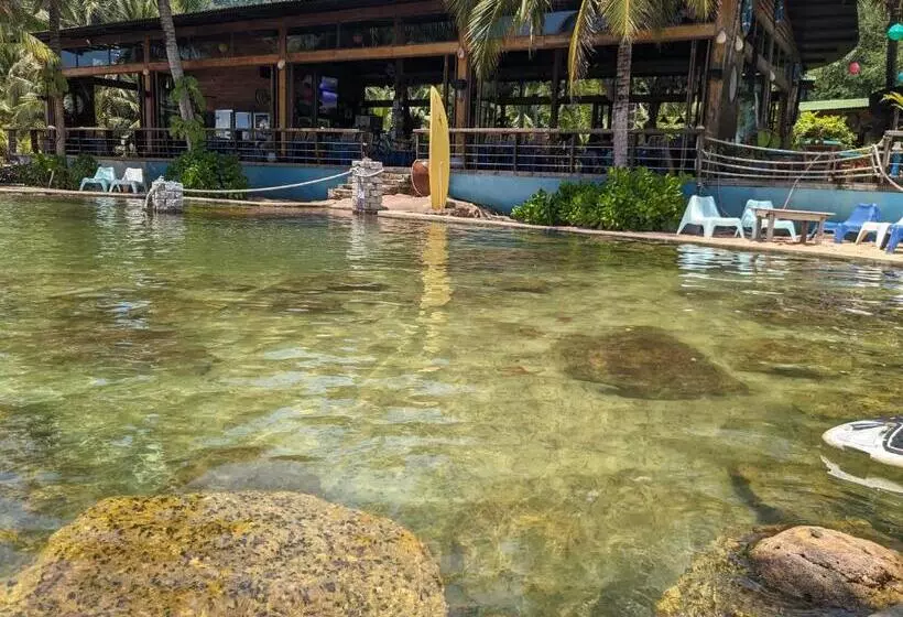 پانسیون Rorys Beach Bar