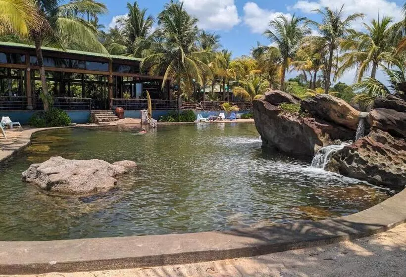 پانسیون Rorys Beach Bar