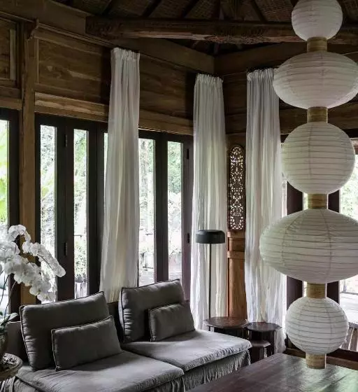 ペンション Umah Cengkeh Villa