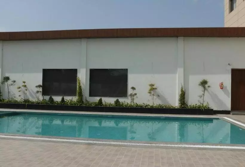 ホテル Crown Park Luxury