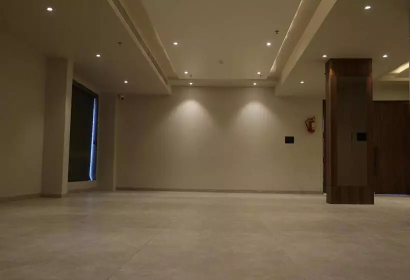 ホテル Crown Park Luxury