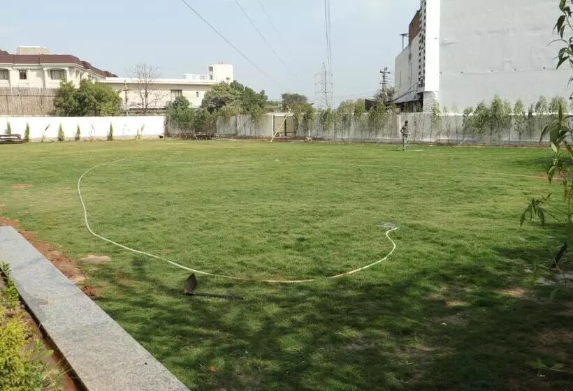 ホテル Crown Park Luxury