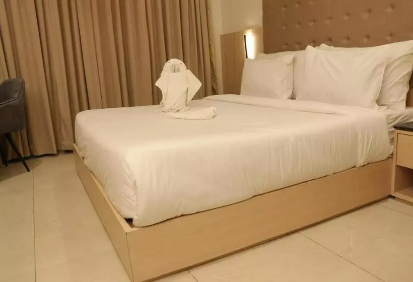 ホテル Crown Park Luxury