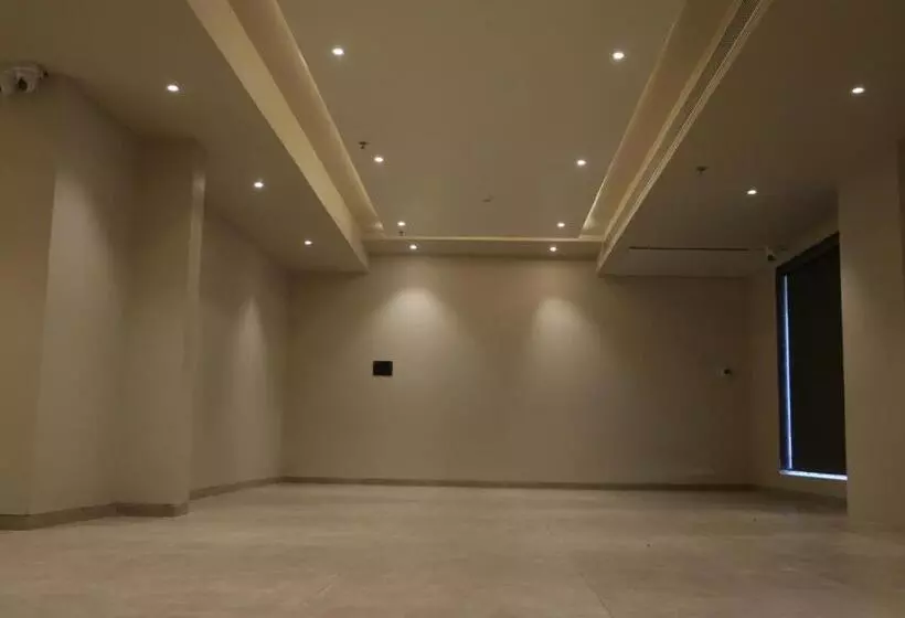 ホテル Crown Park Luxury