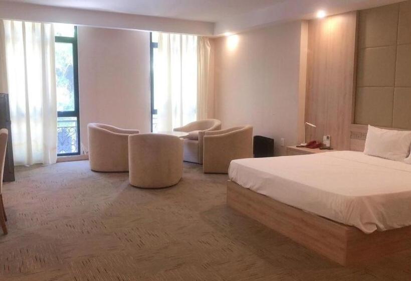 Hotel Nguyễn Quyền