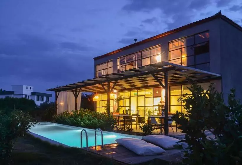 Hotelli Quonset Glamping