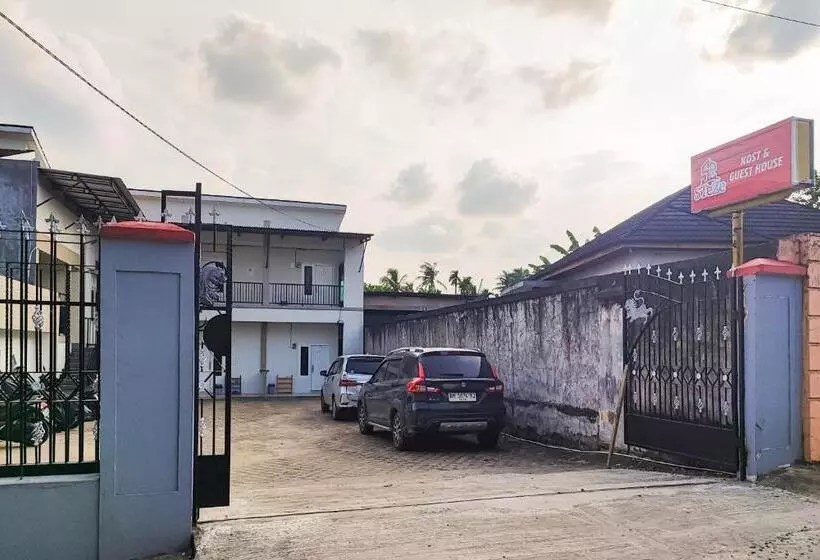 هتل Reddoorz Syariah Near Lapangan Persijam Jambi