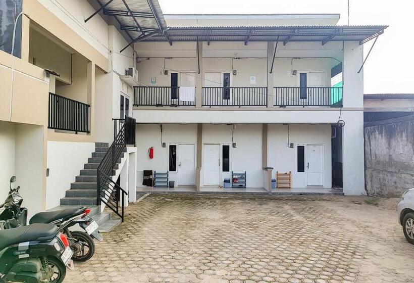 Hotel Reddoorz Syariah Near Lapangan Persijam Jambi